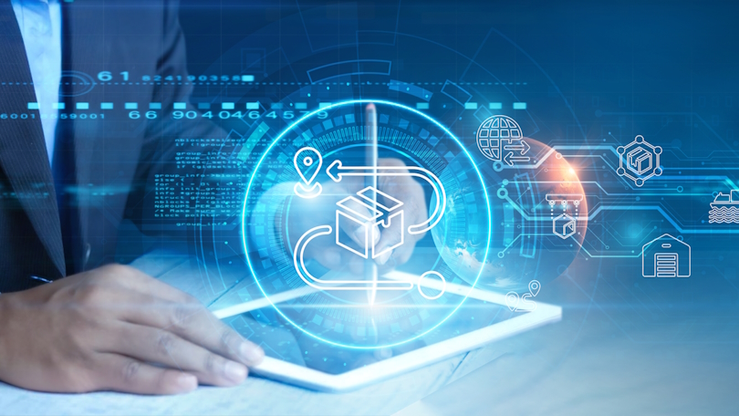 Eine Person im Business-Anzug hält und verwendet ein Tablet. Über dem Gerät schwebt in hologrammartiger Darstellung ein Paketsymbol innerhalb einer Transportkette. Ergänzt wird die Illustration durch diverse Icons zu Digitalisierung und Automatisierung. Eine Person im Business-Anzug hält und verwendet ein Tablet. Über dem Gerät schwebt in hologrammartiger Darstellung ein Paketsymbol innerhalb einer Transportkette. Ergänzt wird die Illustration durch diverse Icons zu Digitalisierung und Automatisierung.