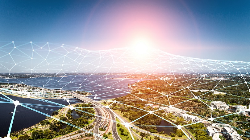 Vogelperspektive mit fiktiver- digitaler Vernetzung über der Landschaft Vogelperspektive mit fiktiver- digitaler Vernetzung über der Landschaft