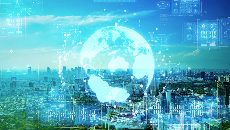 Visualisierung einer digitalen Weltkugel, die über einer Stadtlandschaft schwebt. Auf der vorderen Ebene des Bildes befinden sich diverse Diagramme und Messwerte als teiltransparente Overlays. Visualisierung einer digitalen Weltkugel, die über einer Stadtlandschaft schwebt. Auf der vorderen Ebene des Bildes befinden sich diverse Diagramme und Messwerte als teiltransparente Overlays.