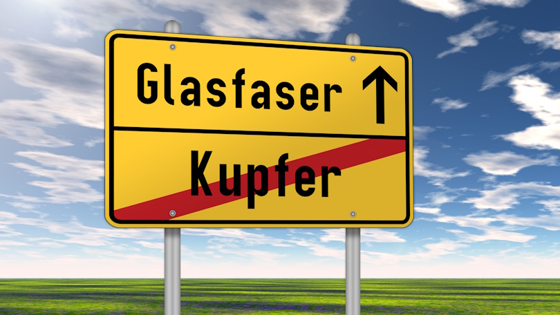 Ortsschild "Glasfaser / Kupfer" Ortsschild "Glasfaser / Kupfer"