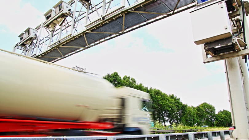 LKW Mautbrücke in Deutschland