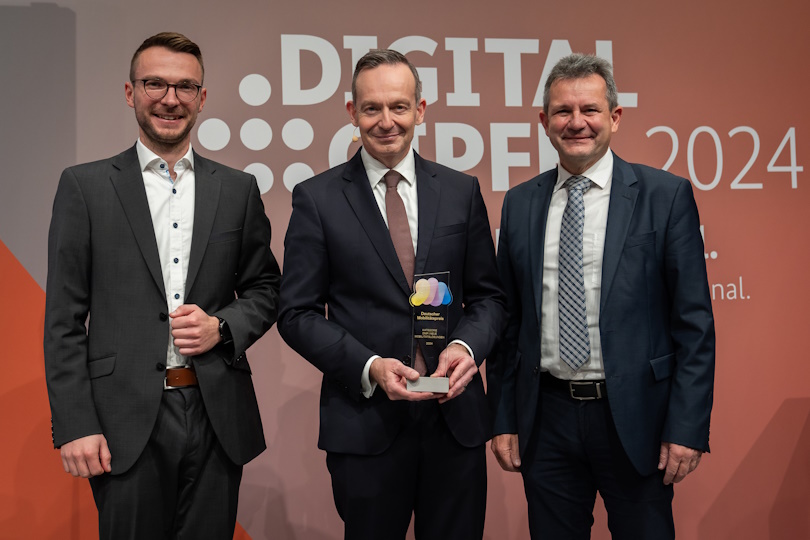 Volker Wissing beim Überreichen der Auszeichnung Volker Wissing beim Überreichen der Auszeichnung