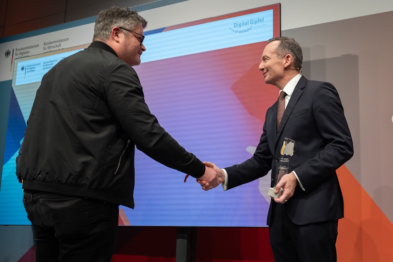 Volker Wissing beim Überreichen der Auszeichnung Volker Wissing beim Überreichen der Auszeichnung