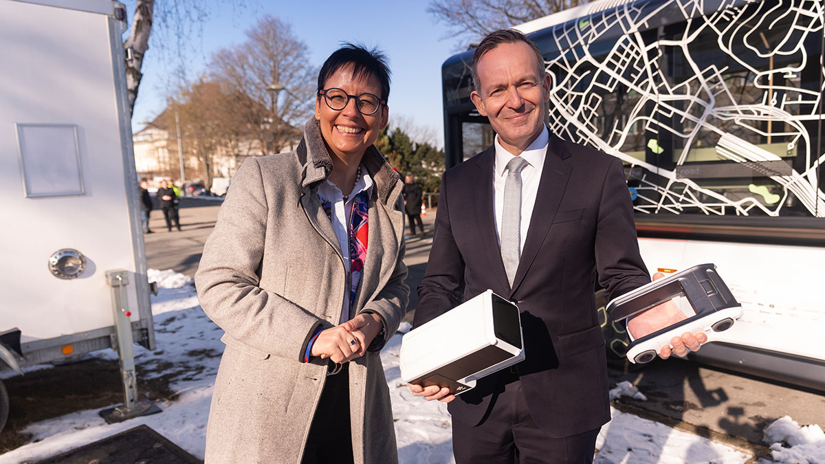 Bundesminister Wissing übergibt Förderbescheid für zukunftsweisendes Projekt zum autonomen Fahren in Braunschweig Bundesminister Wissing übergibt Förderbescheid für zukunftsweisendes Projekt zum autonomen Fahren in Braunschweig